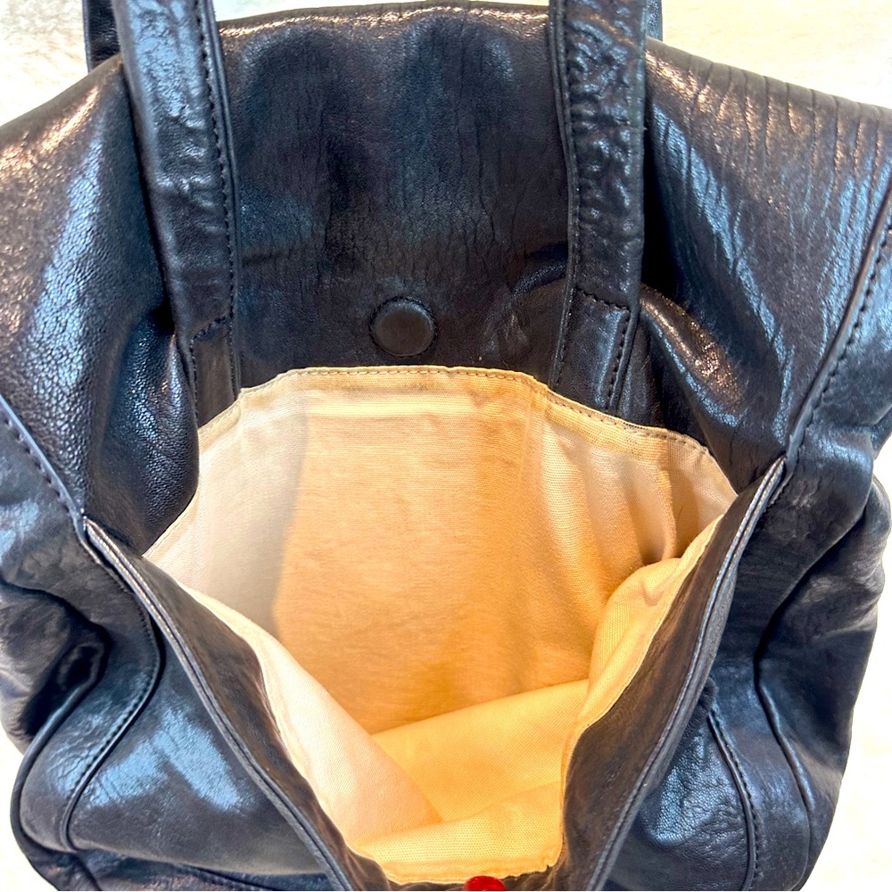 ❌SOLD❌TORY BURCH VINTAGE SLING HOBO BAG - Picture 5 of 15
